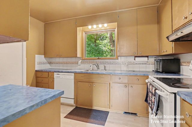 7950 96th Street SE, Alto, MI 49302