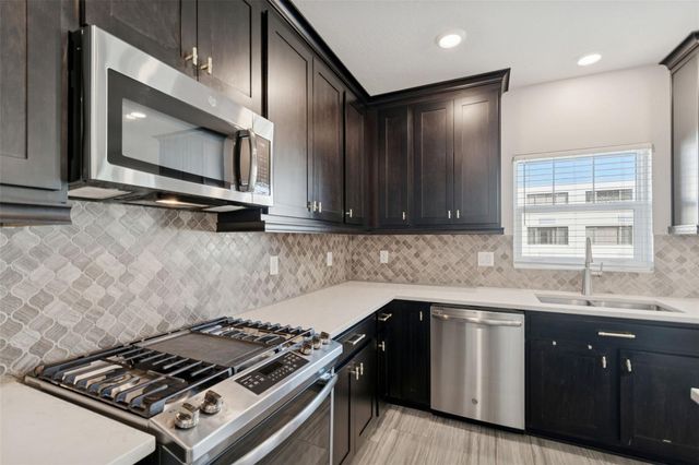 4921 W PAUL AVENUE 4, Tampa, FL 33611