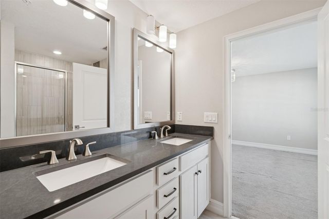 4921 W PAUL AVENUE 4, Tampa, FL 33611