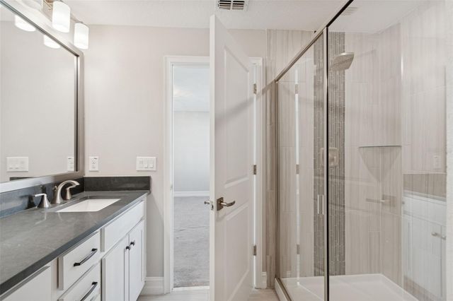 4921 W PAUL AVENUE 4, Tampa, FL 33611