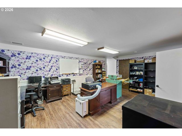 94532 GOLF COURSE Ln, North Bend, OR 97459