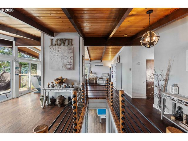 94532 GOLF COURSE Ln, North Bend, OR 97459