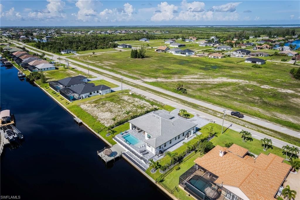 Image 19 of property listing at 2109 Old Burnt Store RD N, Cape Coral, FL 33993