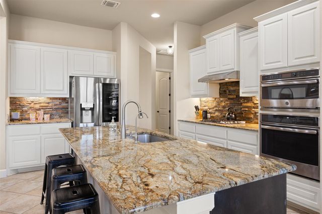 170 Pink Granite BLVD, Dripping Springs, TX 78620