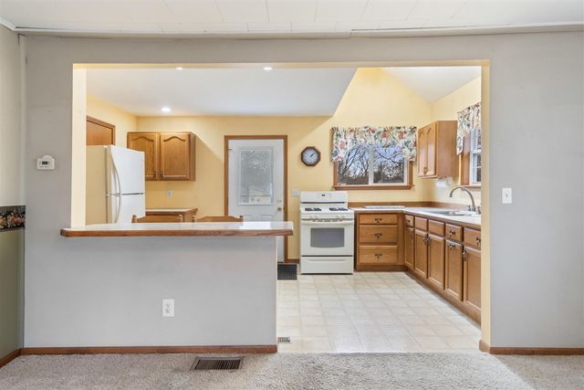 927 N George Street, Jackson, MI 49202