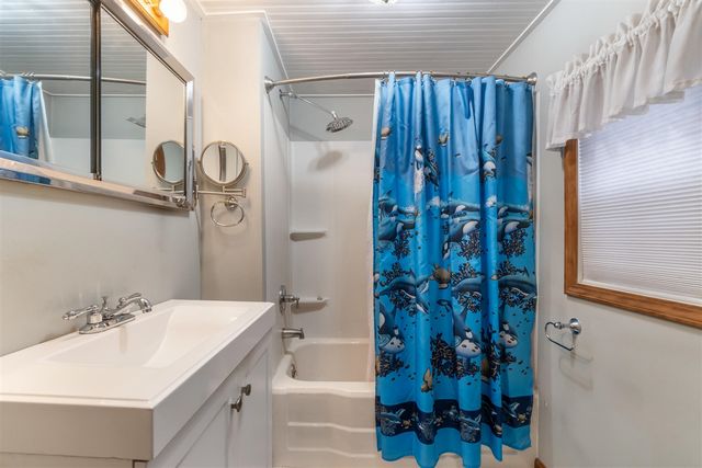 927 N George Street, Jackson, MI 49202