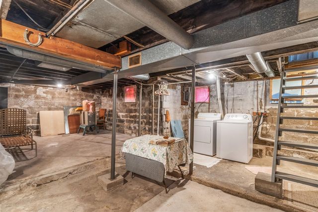 927 N George Street, Jackson, MI 49202