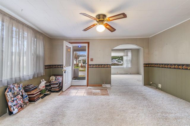 927 N George Street, Jackson, MI 49202