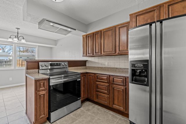 2365 S Dollison Avenue, Springfield, MO 65807