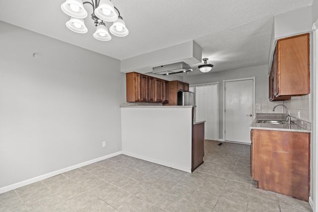 2365 S Dollison Avenue, Springfield, MO 65807