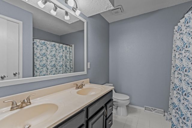 2365 S Dollison Avenue, Springfield, MO 65807