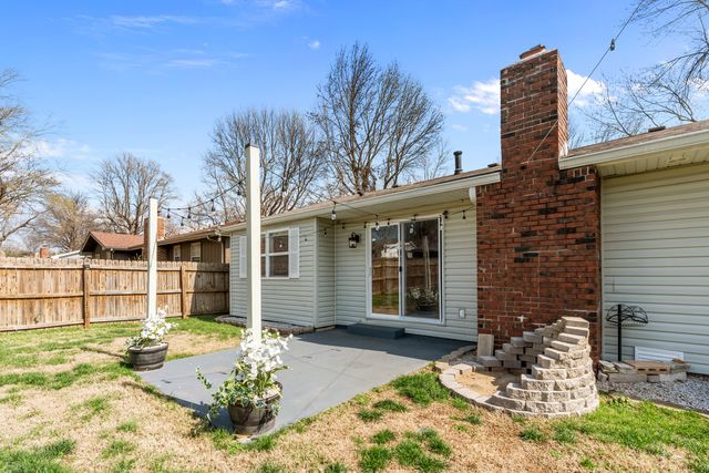 2365 S Dollison Avenue, Springfield, MO 65807