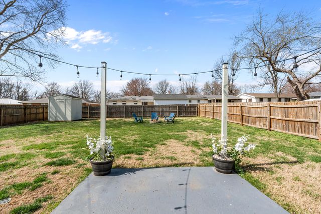 2365 S Dollison Avenue, Springfield, MO 65807