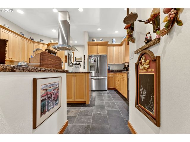 284 Se 41ST Ct, Gresham, OR 97080
