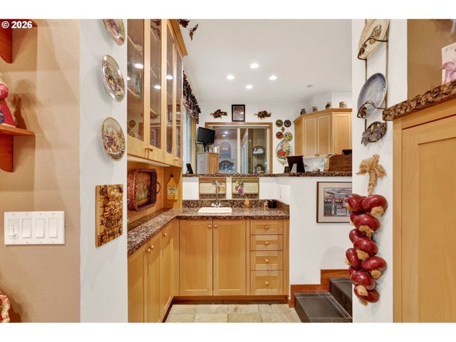 284 Se 41ST Ct, Gresham, OR 97080