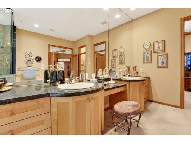 284 Se 41ST Ct, Gresham, OR 97080