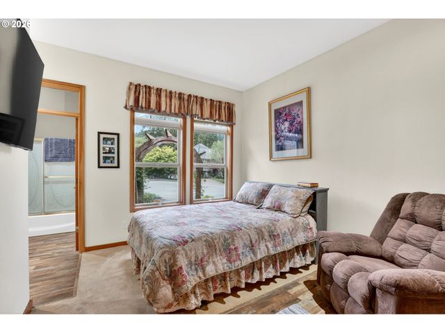 284 Se 41ST Ct, Gresham, OR 97080