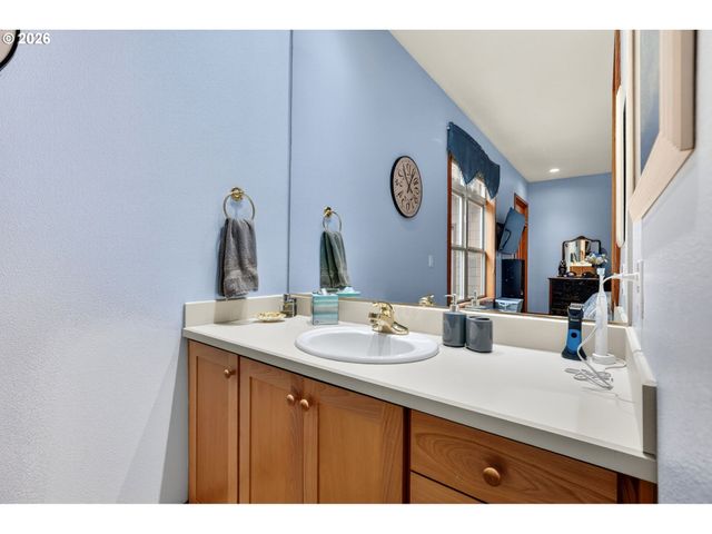 284 Se 41ST Ct, Gresham, OR 97080