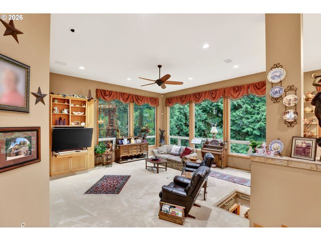 284 Se 41ST Ct, Gresham, OR 97080