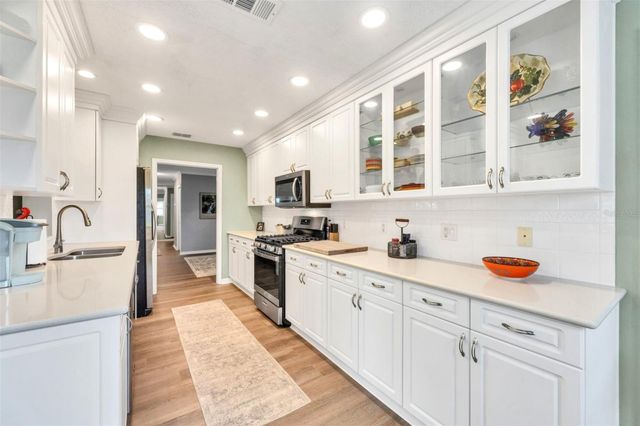 8162 TERRACE GARDEN DRIVE N 204, St Petersburg, FL 33709