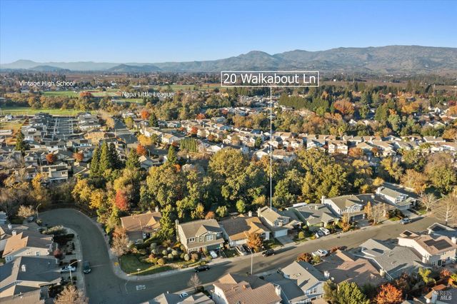 20 Walkabout Ln, Napa, CA 94558