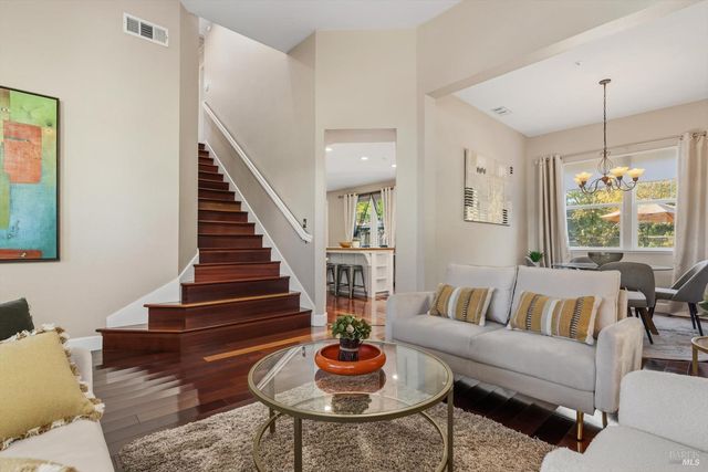 20 Walkabout Ln, Napa, CA 94558