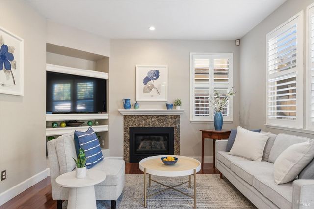 20 Walkabout Ln, Napa, CA 94558