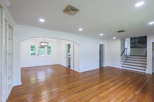 2302 FARRINGDON RD, Baltimore, MD 21209