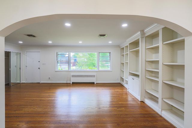 2302 FARRINGDON RD, Baltimore, MD 21209