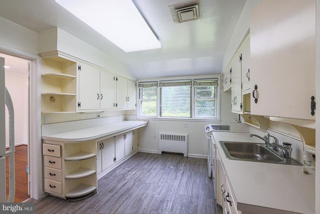 2302 FARRINGDON RD, Baltimore, MD 21209
