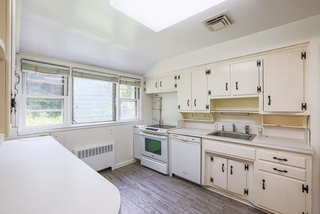 2302 FARRINGDON RD, Baltimore, MD 21209
