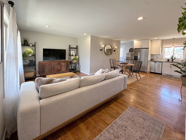 55 Overbrook Road, North Haven, CT 06473