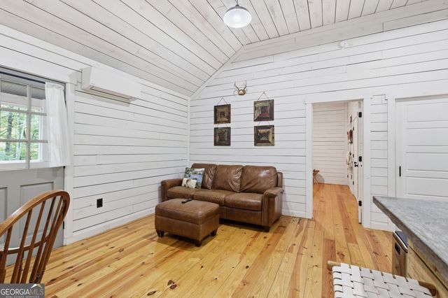 121 Waterfalls Way, Clarkesville, GA 30523