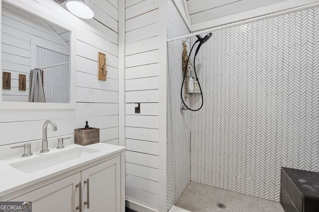 121 Waterfalls Way, Clarkesville, GA 30523