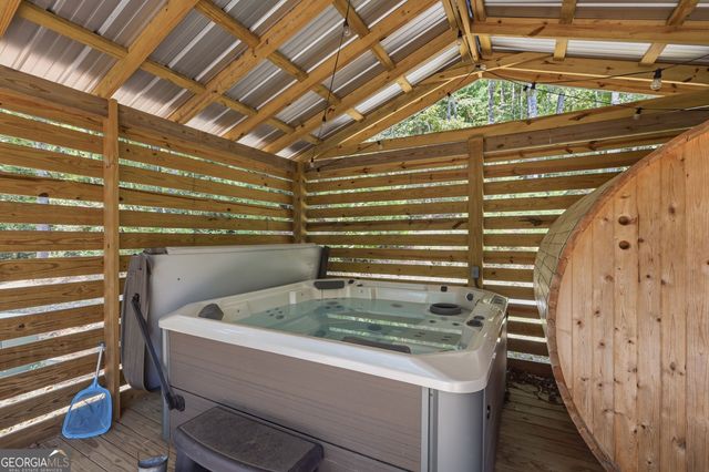 121 Waterfalls Way, Clarkesville, GA 30523