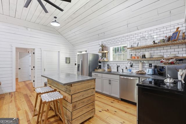 121 Waterfalls Way, Clarkesville, GA 30523