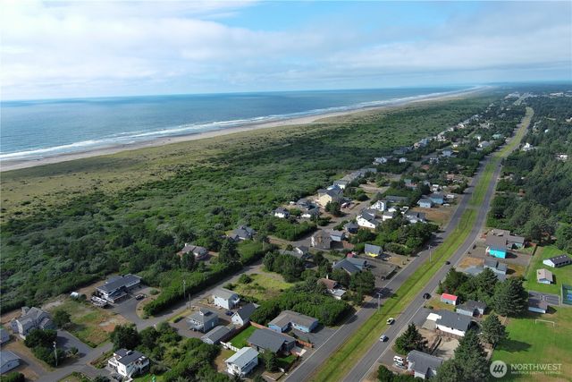 208 Taurus Boulevard SW, Ocean Shores, WA 98569