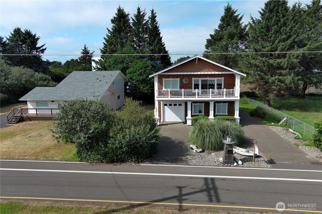208 Taurus Boulevard SW, Ocean Shores, WA 98569