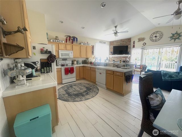 208 Taurus Boulevard SW, Ocean Shores, WA 98569