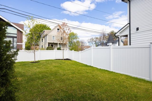 354 Linwood Ave 354, Newton, MA 02460