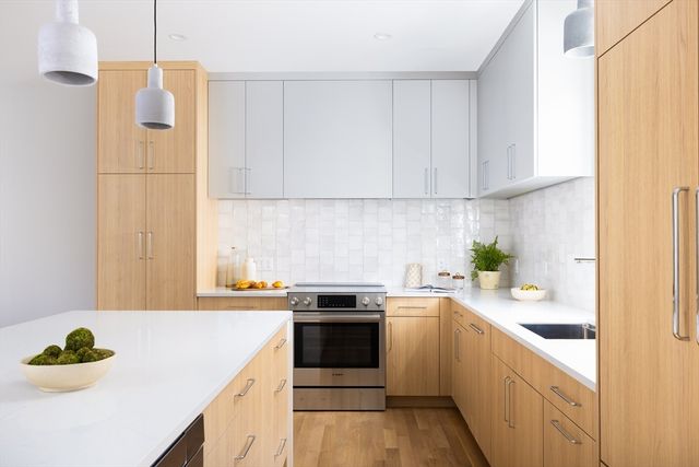 354 Linwood Ave 354, Newton, MA 02460