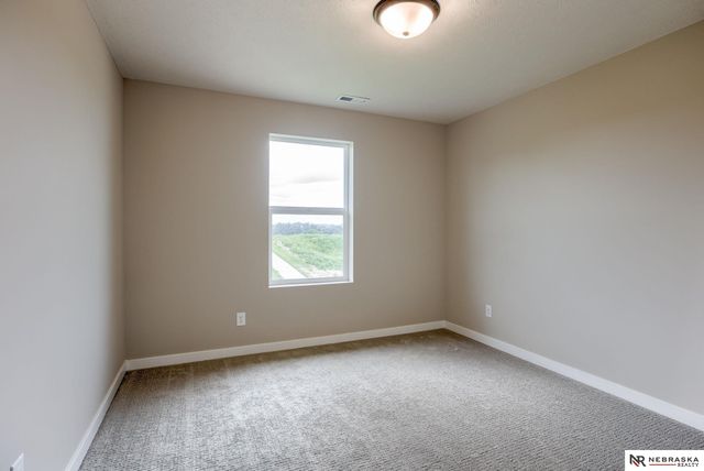 11015 N 161 Avenue, Bennington, NE 68007