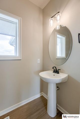 11015 N 161 Avenue, Bennington, NE 68007