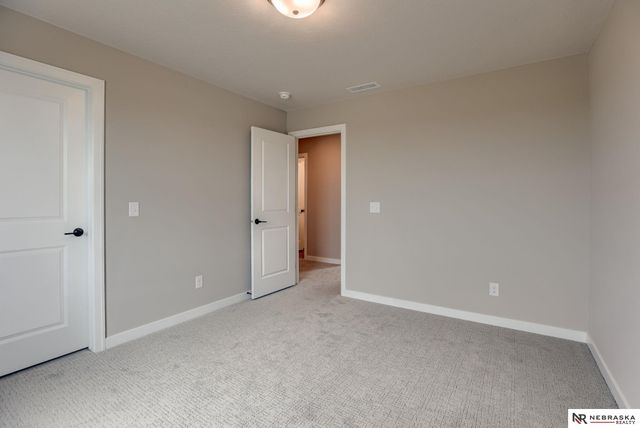 11015 N 161 Avenue, Bennington, NE 68007