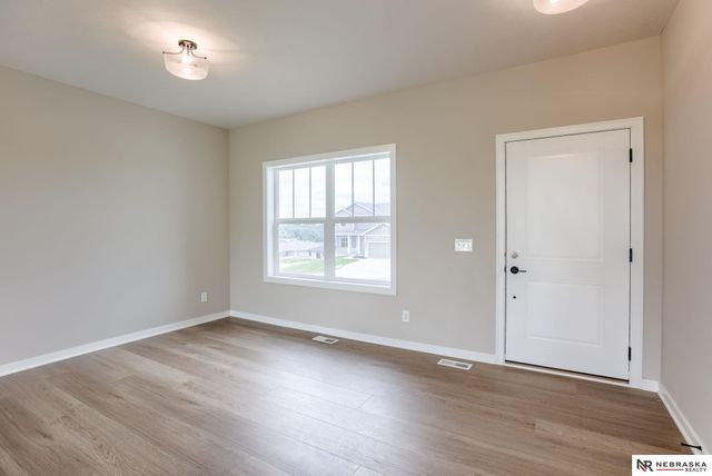 11015 N 161 Avenue, Bennington, NE 68007