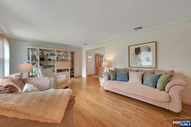 885 Summit Avenue, River Edge, NJ 07661