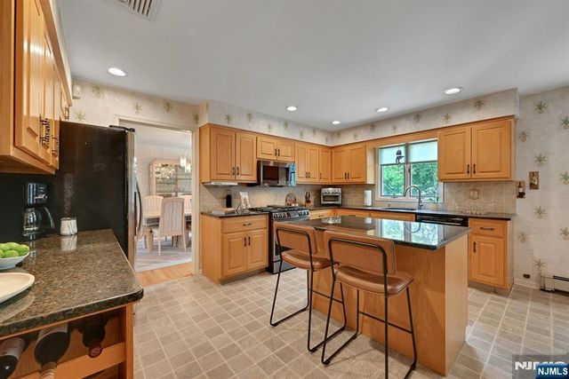 885 Summit Avenue, River Edge, NJ 07661