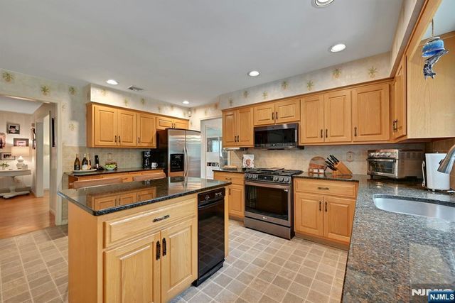 885 Summit Avenue, River Edge, NJ 07661