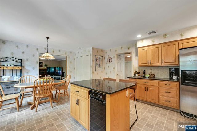 885 Summit Avenue, River Edge, NJ 07661