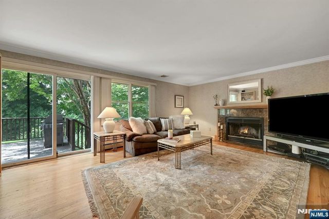 885 Summit Avenue, River Edge, NJ 07661